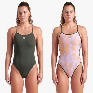 Arena Woman’s Allover Reversible Challenge Back One Piece Swimsuit